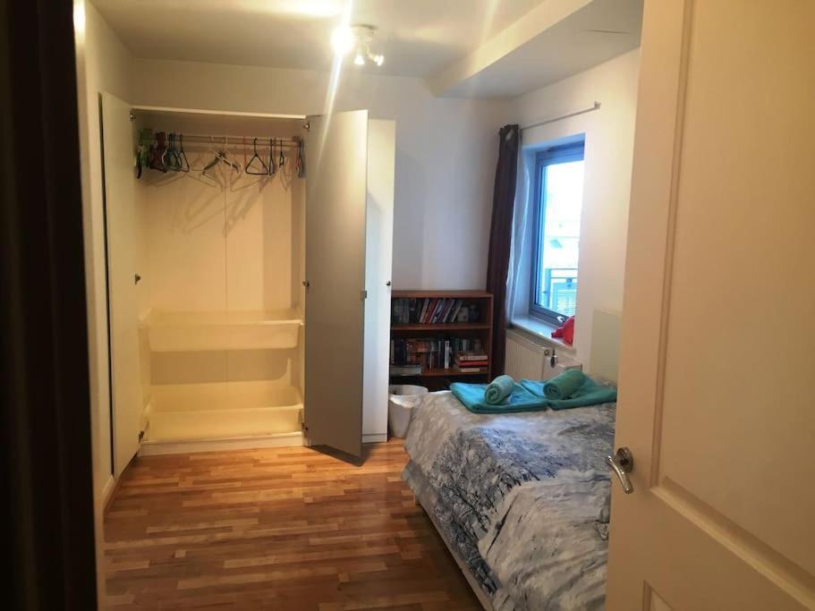 1 Bedroom Flat Near Excel, O2, Canary Wharf - ロンドン エクステリア 写真