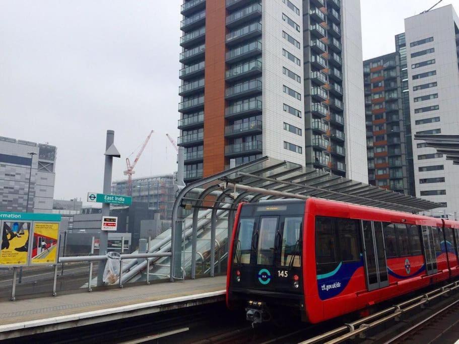 1 Bedroom Flat Near Excel, O2, Canary Wharf - ロンドン エクステリア 写真