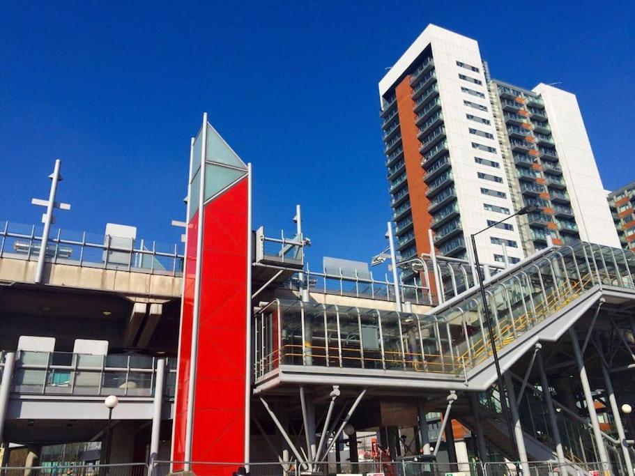 1 Bedroom Flat Near Excel, O2, Canary Wharf - ロンドン エクステリア 写真