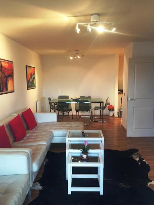 1 Bedroom Flat Near Excel, O2, Canary Wharf - ロンドン エクステリア 写真